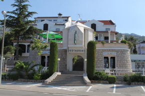 Rooms by the sea Starigrad, Paklenica - 3335